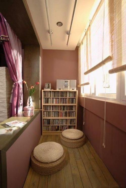 Хорошо, когда лоджия или балкон выходят в зеленый, полный шелестящей листвы двор, напоминающий о лесе. 08