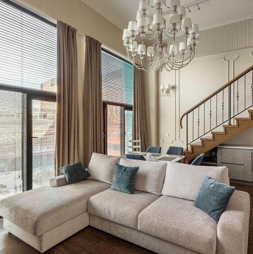 Фото реализованного проекта квартиры со вторым антресольным этажом. 01