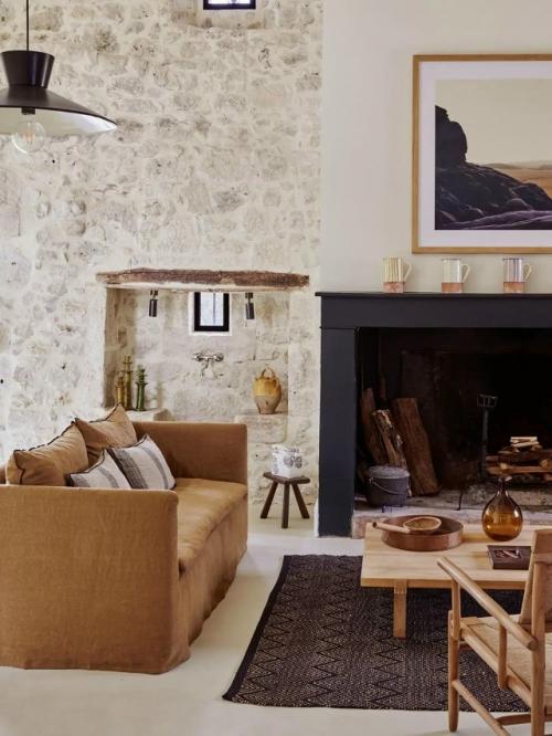 Необработанный камень в интерьере всегда сильное впечатление производит. 04