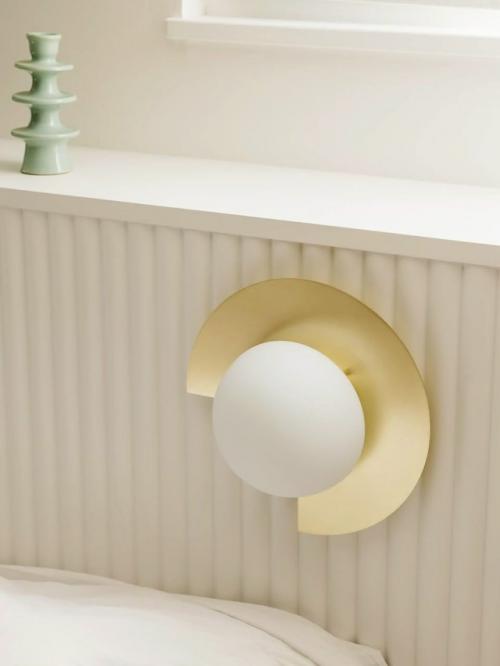 А как вам идея оформить изголовье кровати так, чтобы оно стало главным акцентом спальни? 02