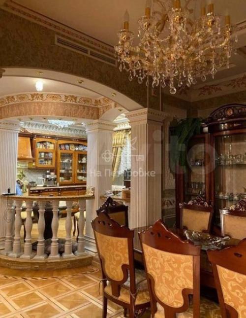 Перед вами не музей, это квартира в столице, которую выставили на продажу за 440 млн. 03