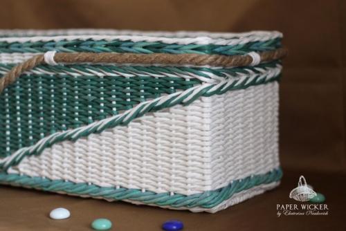 Сегодня покажу вам короб в ванную комнату, выполненный в стиле ванных принадлежностей Ikea. 01