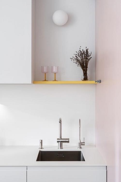 Дизайн интерьера кухни/гостиной в однокомнатной квартире для молодой девушки. 02