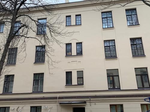 В доме в Петербурге, где я живу, наконец - то закончился ремонт фасадов. 03