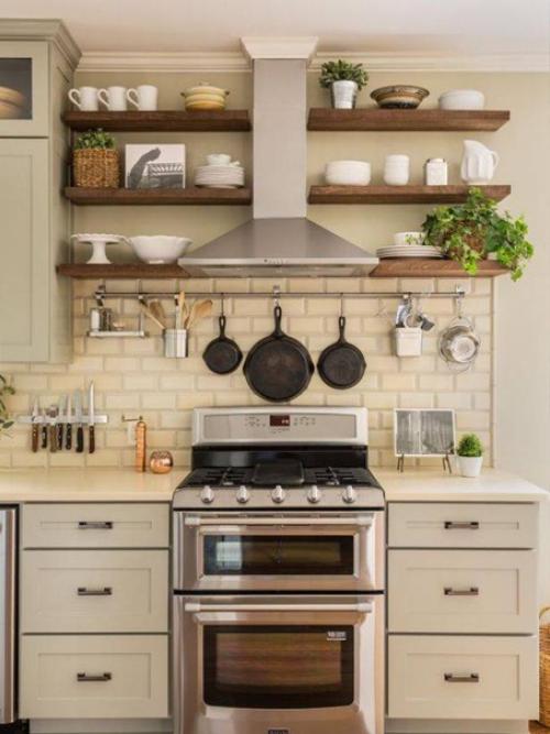 Открытые полки на кухне. 02