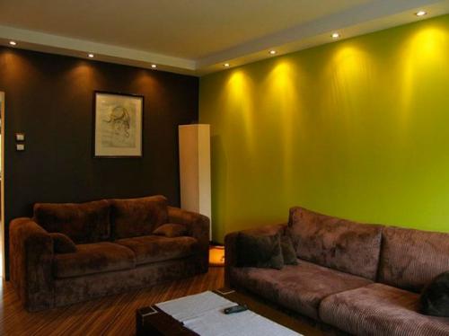 Интерьер в коричнево - зелёной палитре. 03