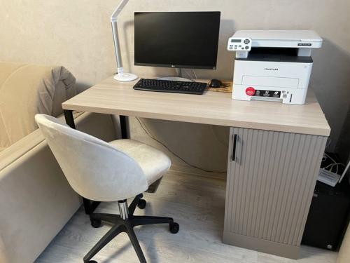 Татьяна!  Вы главное украшение вашего дома, а компания прогресс просто добавили красивую мебель! 04