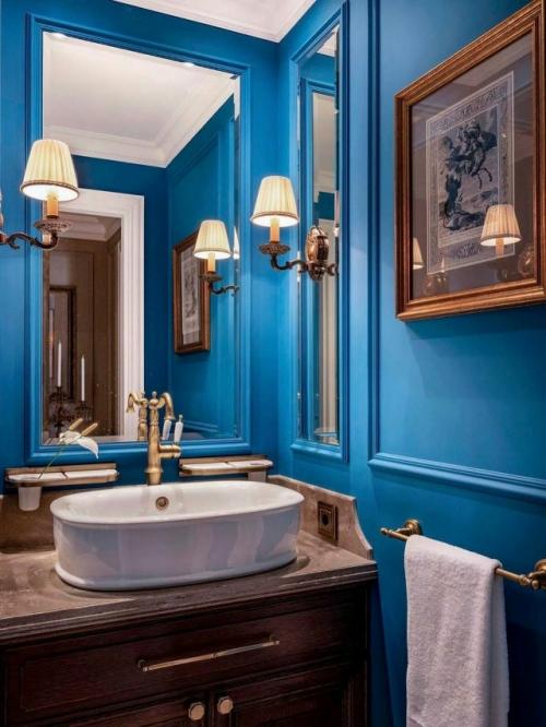 Эта двухкомнатная квартира в обычной московской хрущевке находится. 09