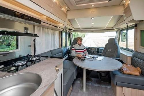 Florium Wincester 71 LMF Millenium: интеграл с центральной кроватью и гостиной лицом к лицу, предлагаемый здесь в качестве специальной серии. 03