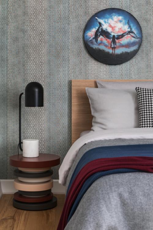 Чтобы увеличить пространство, в этой однокомнатной квартире демонтировали все перегородки и превратили ее в студию. 04