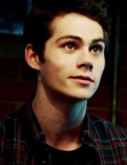 Питер никогда не любил сладости, но, с появлением в его доме этого кареглазого недоразумения, сладкое стало неотъемлемой частью интерьера кухни. 01