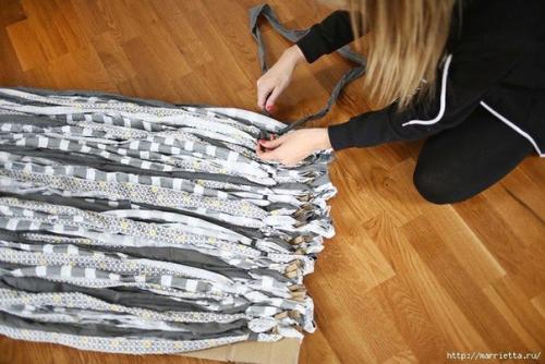 Тканый коврик из лоскутков своими руками. 06