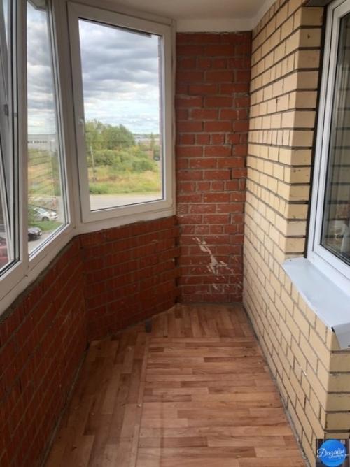 Долго выбирали материалы и цвета для нашего балкона.