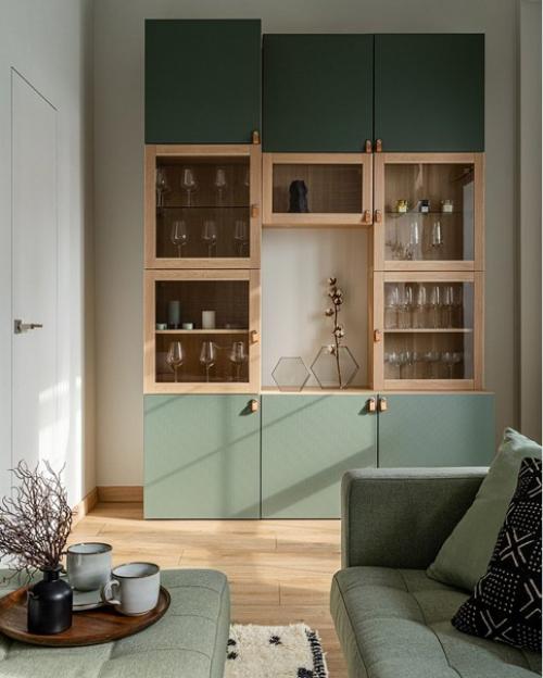 Интерьер этой квартиры в тихом центре Москвы интересен не только эстетическими решениями, но и планировкой со спальней - кладовой. 06