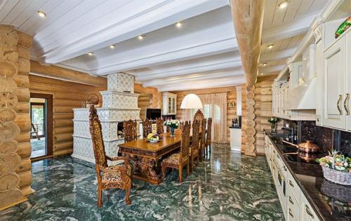 Сказочный терем. Дом из бревна в традициях русского деревянного зодчества. 03