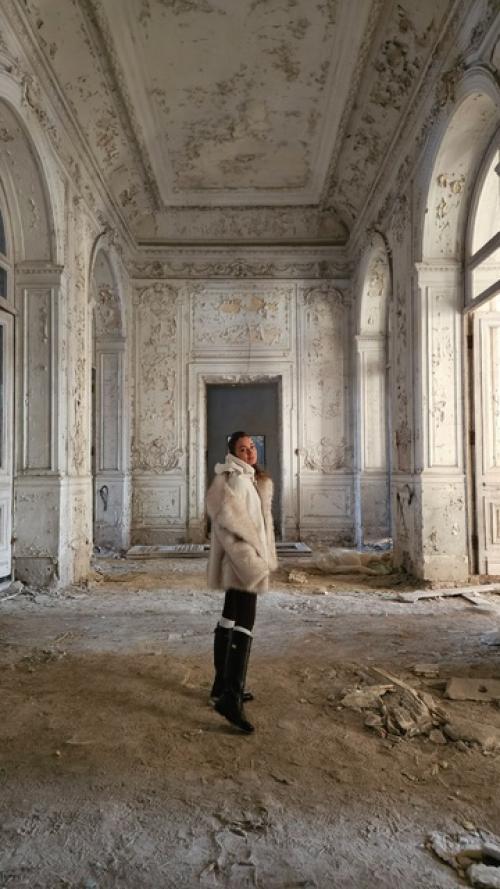 Поехали прогуляться в стрельну и решили заехать одним глазочком посмотреть на заброшенную михайловскую дачу. 07