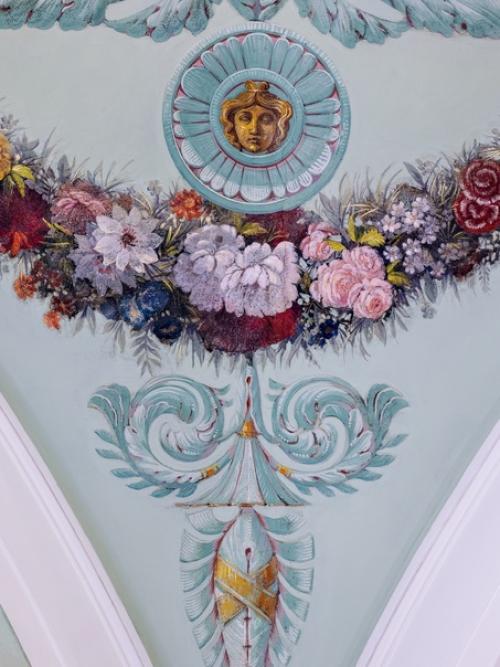 За красивый фасадом классического особняка Лопухиных - станицкой на улице пречистенка, хранится уцелевшая драгоценность - интерьеры 1817 года! 06