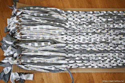 Тканый коврик из лоскутков своими руками. 07