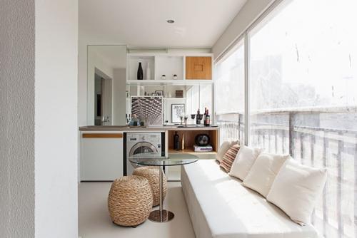 Белая квартира площадью 35 метров с присоединённой лоджией получила модный интерьер в скандинавском стиле. 02