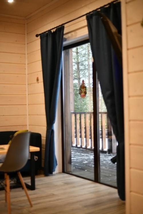 Белый дом - второй деревянный коттедж на Paradise, получивший своё название за светлые тона интерьера и приятную праздничную обстановку! 01