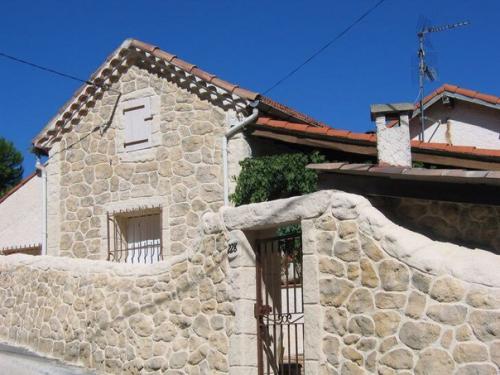 Что такое Декопир. Декопир - это уникальное покрытие - достойный конкурент натуральному и искусственному камню.