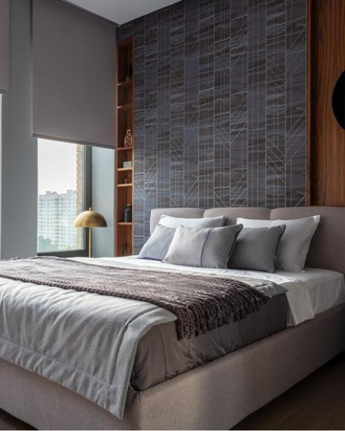 В ритме мегаполиса: графичный интерьер квартиры с восемью окнами. 03