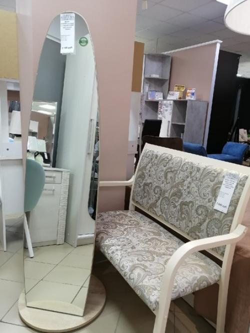 Зеркала- это доступный способ привнести больше света и повысить эстетическую привлекательность комнаты. 01