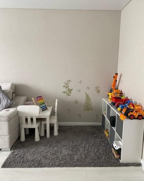 Дизайн квартиры получился спокойным без вырвиглазных красок. 03