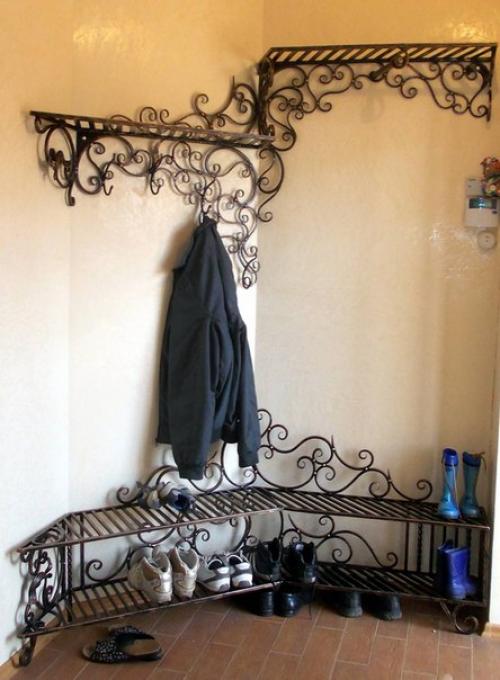 Настенная вешалка в прихожей - это практичная деталь интерьера, которая способна разрешить сразу несколько задач. 09