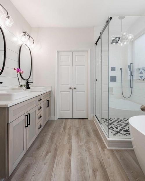 Ванная комната словно ждала этого ремонта и полного преображения своего интерьера! 05