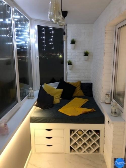 Долго выбирали материалы и цвета для нашего балкона. 03