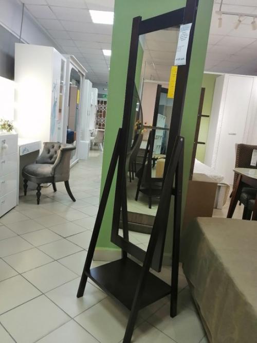 Зеркала- это доступный способ привнести больше света и повысить эстетическую привлекательность комнаты. 04