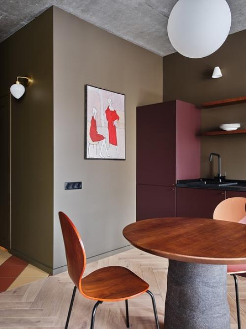 Заказчица этой квартиры работает в сфере моды и тонко чувствует цвет и стиль. 03