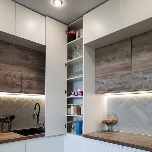 Чтобы увеличить вмеcтимоcть вашей кухни на 30%, то нужна кухня c антpеcолями. 03