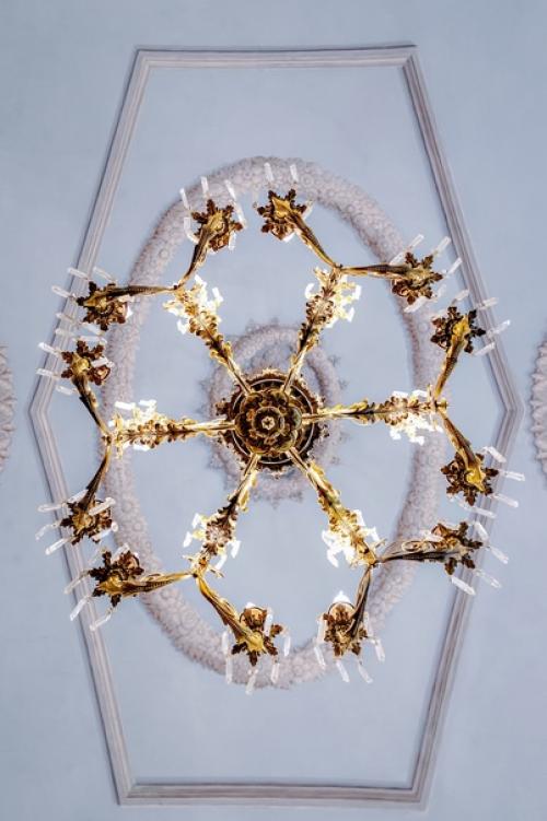 За красивый фасадом классического особняка Лопухиных - станицкой на улице пречистенка, хранится уцелевшая драгоценность - интерьеры 1817 года! 01