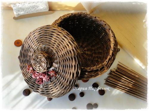 Комплект Воспоминание?  Сумочка и шкатулочка сплетены из чистой бумаги, лёгкие и прочные. 03