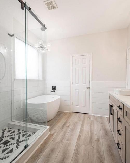 Ванная комната словно ждала этого ремонта и полного преображения своего интерьера! 03