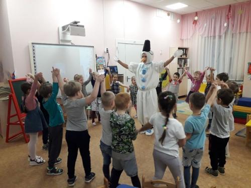 Начинается январь - мы открываем календарь. 03