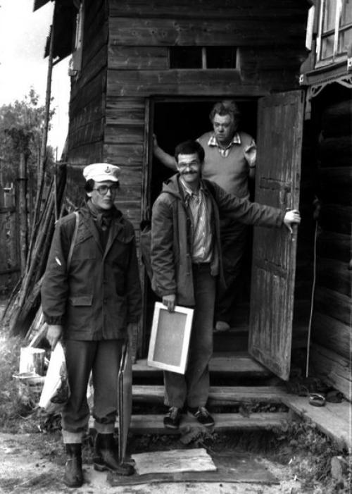 Раннее августовское утро заливало потоком яростного солнца маленькую комнатку избы в горесловке, где мы остановились, на левом берегу волги. 01