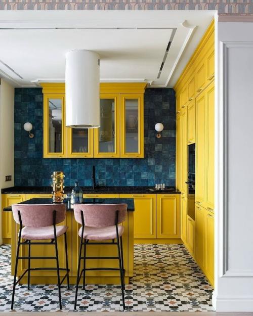 Яркая квартира с характером и настроением.

