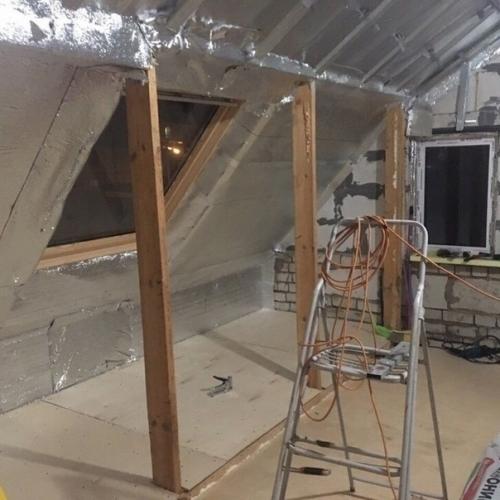 Интерьер нашей скромной спальни на мансарде. 02