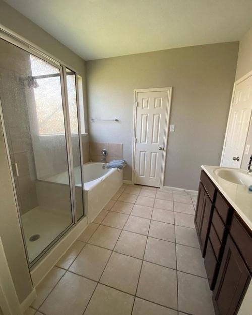 Ванная комната словно ждала этого ремонта и полного преображения своего интерьера! 02