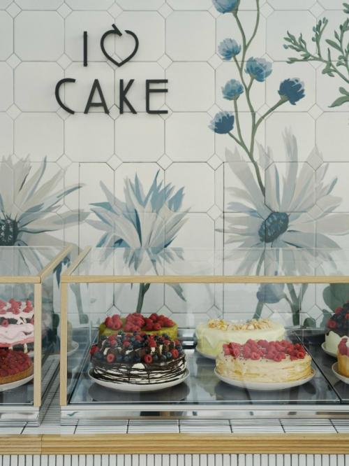 Этот ресторан выглядит так, будто внутри поселилась весна. 03