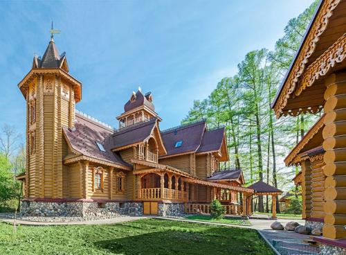Сказочный терем. Дом из бревна в традициях русского деревянного зодчества. 01
