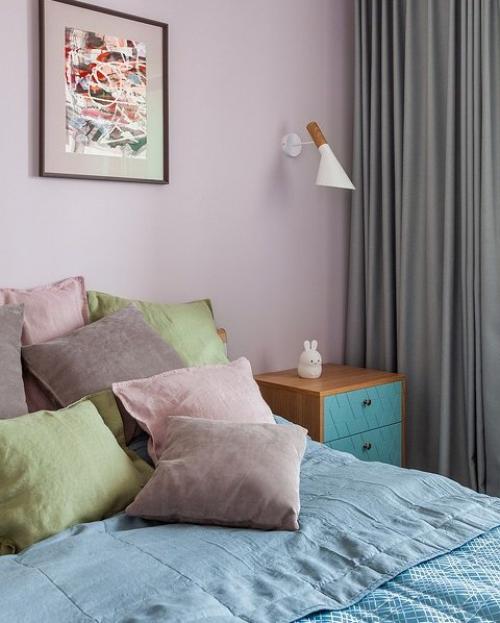 Владельцы квартиры общей площадью 74 квадратных метра - семья из трех человек. 06