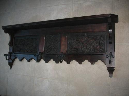 Настенная вешалка в прихожей - это практичная деталь интерьера, которая способна разрешить сразу несколько задач. 05