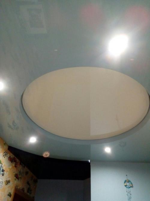 Двухуровневые натяжные потолки новые возможности для дизайна интерьера открывают. 04