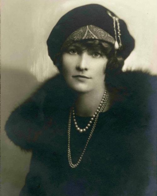 Культовая брошь марджори мерриуэзер пост. 01