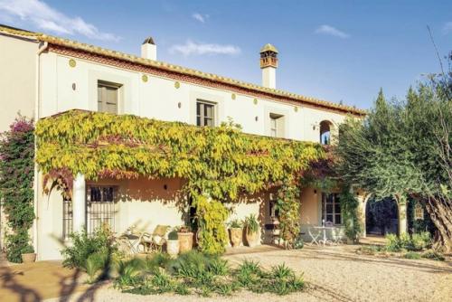 Из старой фермы сделали дом мечты: декоративный рай для любителей размеренной жизни. 01