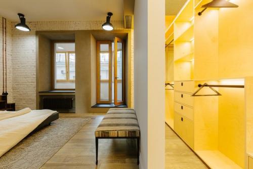 Четырёхкомнатная квартира на Остоженке с красным холодильником и медными трубами ч. 2. 03